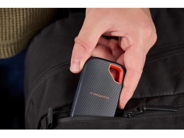 External SSD|SANDISK|Read speed 2000 MB/s|1000 GB|SanDisk Extreme Portable SSD (V3) 1 TB (SDSSDE70-1T00-G25)|SDSSDE70-1T00-G25 2