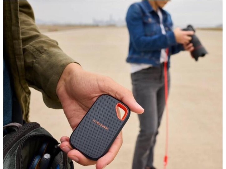 External SSD|SANDISK|Read speed 2000 MB/s|1000 GB|SanDisk Extreme Portable SSD (V3) 1 TB (SDSSDE70-1T00-G25)|SDSSDE70-1T00-G25 4 External SSD|SANDISK|Read speed 2000 MB/s|1000 GB|SanDisk Extreme Portable SSD (V3) 1 TB (SDSSDE70-1T00-G25)|SDSSDE70-1T00-G25 4
